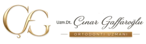 Uzm. Dt. Çınar Gaffaroğlu logosu